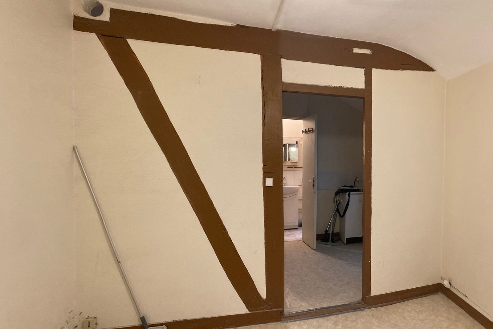Avant travaux : séjour, Studio 18 m², Paris 6e